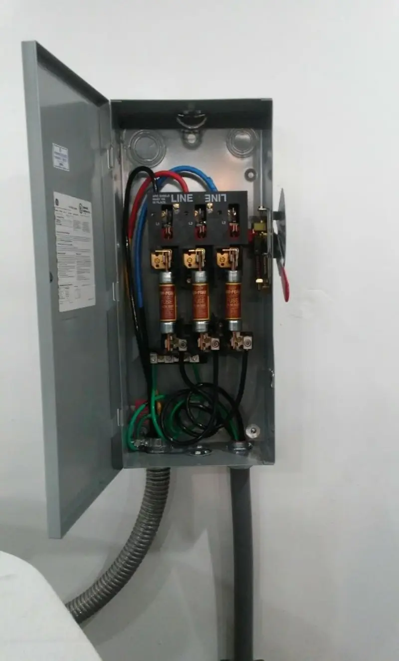 Three-phase disconnect switch installed for Smoke Detector Installation in Glenpool